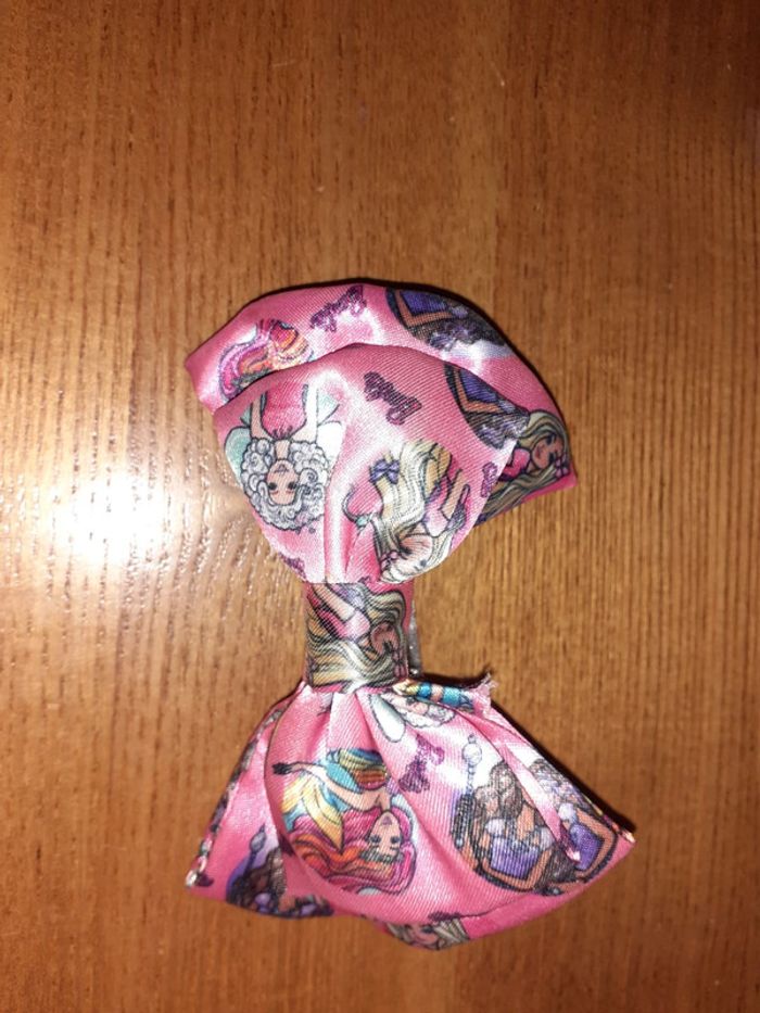 Barrette barbie neuve
