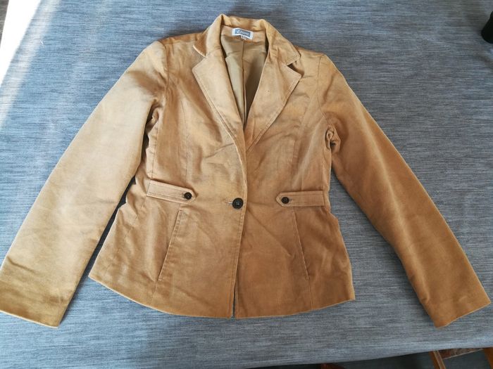 Veste etam