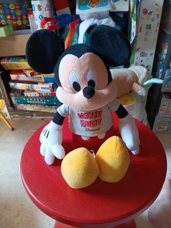 Peluche mickey 35cm env pas de vinted go