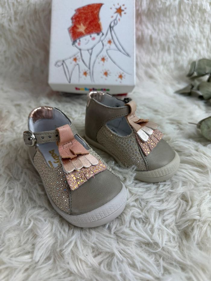 Paire de sandales taupes Babybotte taille 18 - photo numéro 2