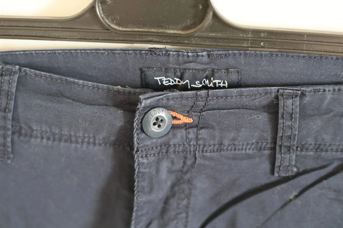 C60 short marine Teddy Smith W30 - photo numéro 3
