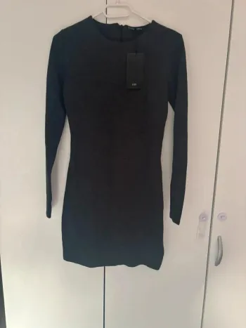 Robe cintrée zara neuve taille S/36