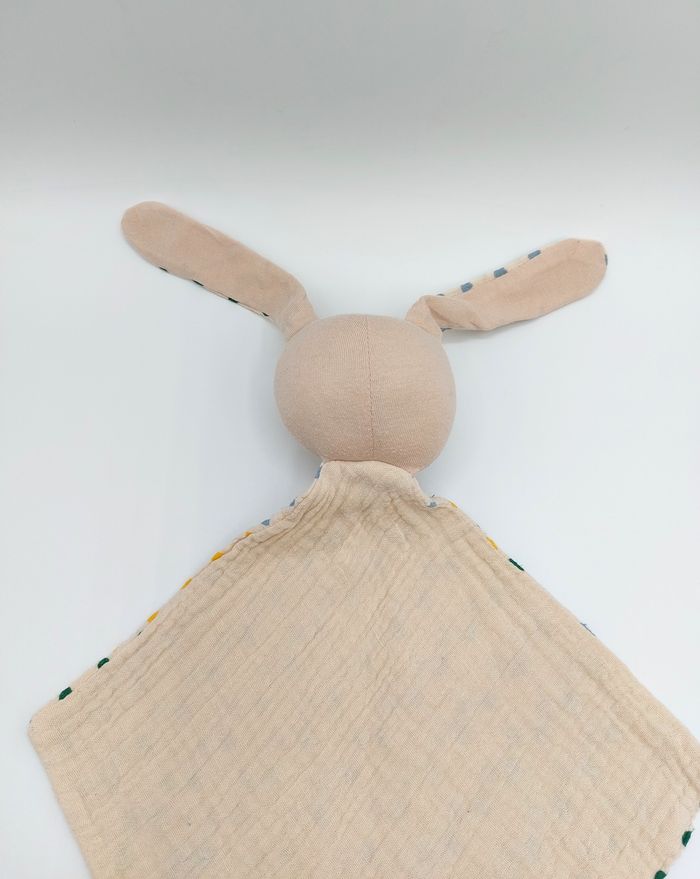 Doudou plat lapin tissu beige Bébé KLORANE lange fleurs jaune vert - photo numéro 3