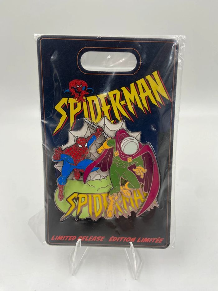 Lot de 3 Pin's Marvel - Spider-Man vs. ses Ennemis - Édition Limitée - Disney store - photo numéro 4