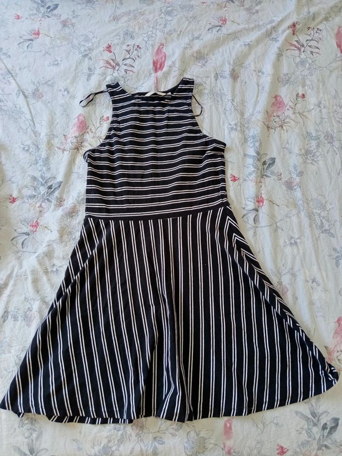 Robe patineuse clockhouse L noir blanc