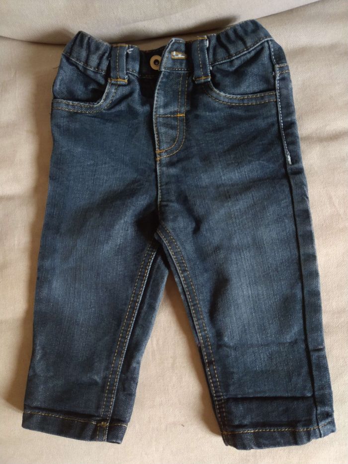 Jean taille 6 mois marque mini gang en très bon état