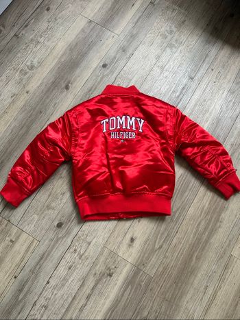 Bombers rouge satiné irisée tommy Hilfiger 4 ans fille