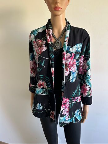 Veste légère noire et fleurie Morgan taille 40 jamais portée