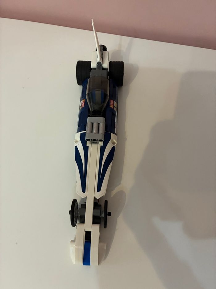 Lego Technic 42033 le bolide imbattable voiture - photo numéro 3