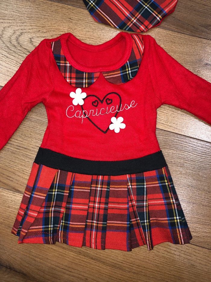 Robe bebe fille avec béret à carreaux 🌺 taille 3 mois très bon état - photo numéro 2