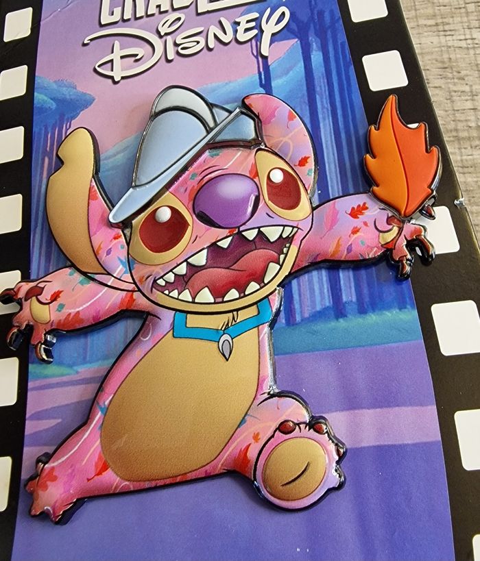 Pin's Disney Stitch Crashes 10/12 - Pocahontas - photo numéro 5