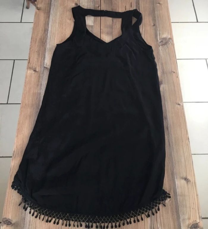 Jolie robe noir taille 36 - photo numéro 4