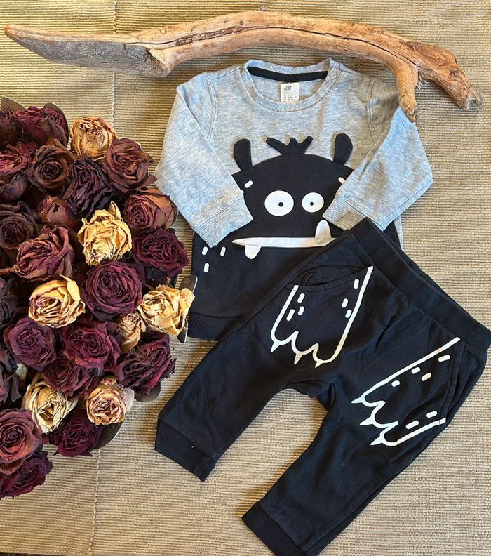 Tenue taille 6/9 mois