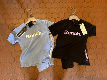 Lot de 2 ensembles été mixte 18 mois bench