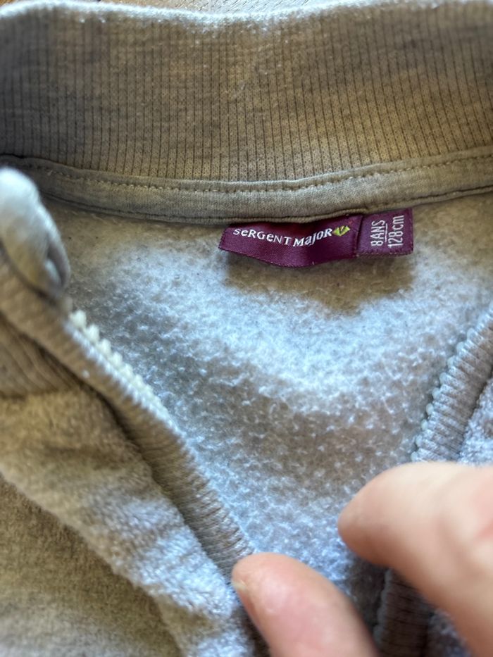 Vends sweat sergent Marko 8 ans très j k état - photo numéro 3