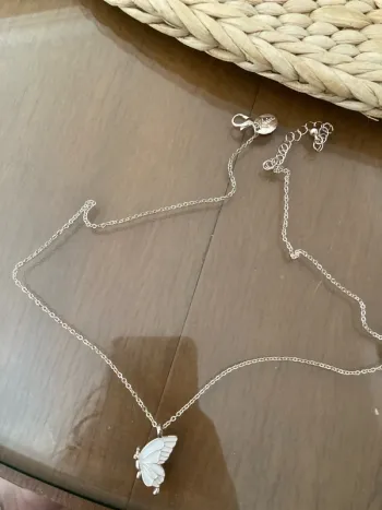 Collier papillon lovisa