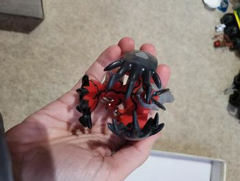 Grande figurine pokemon tomy yveltal