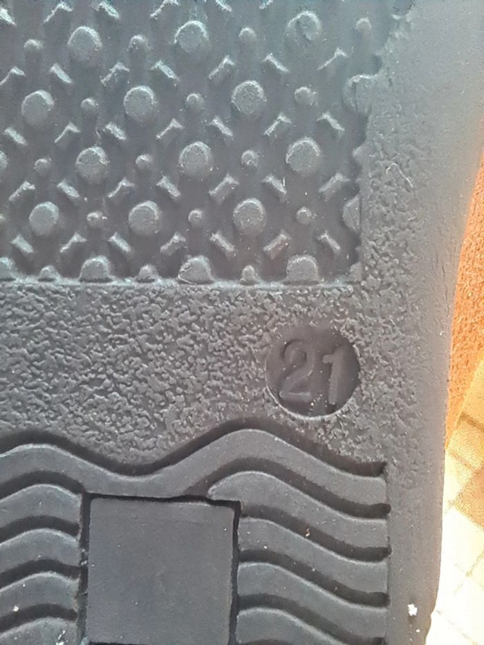 Chaussure taille 21 - photo numéro 4