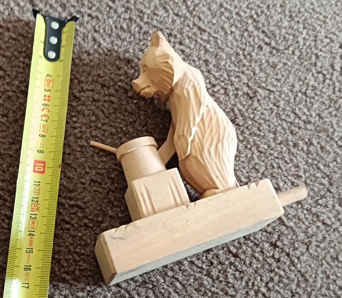Jouet mobile vintage russe petit ours en bois sculpté à la main - photo numéro 2