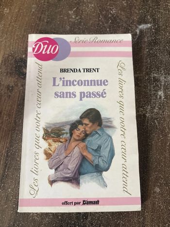 Livre de poche " l'inconnue sans passé"
