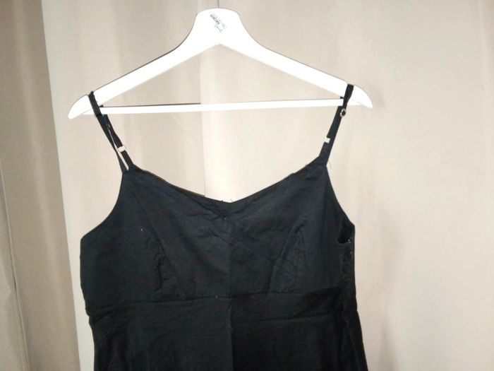 Robe noire col cache-cœur motif fleur Kiabi taille 42 - photo numéro 2