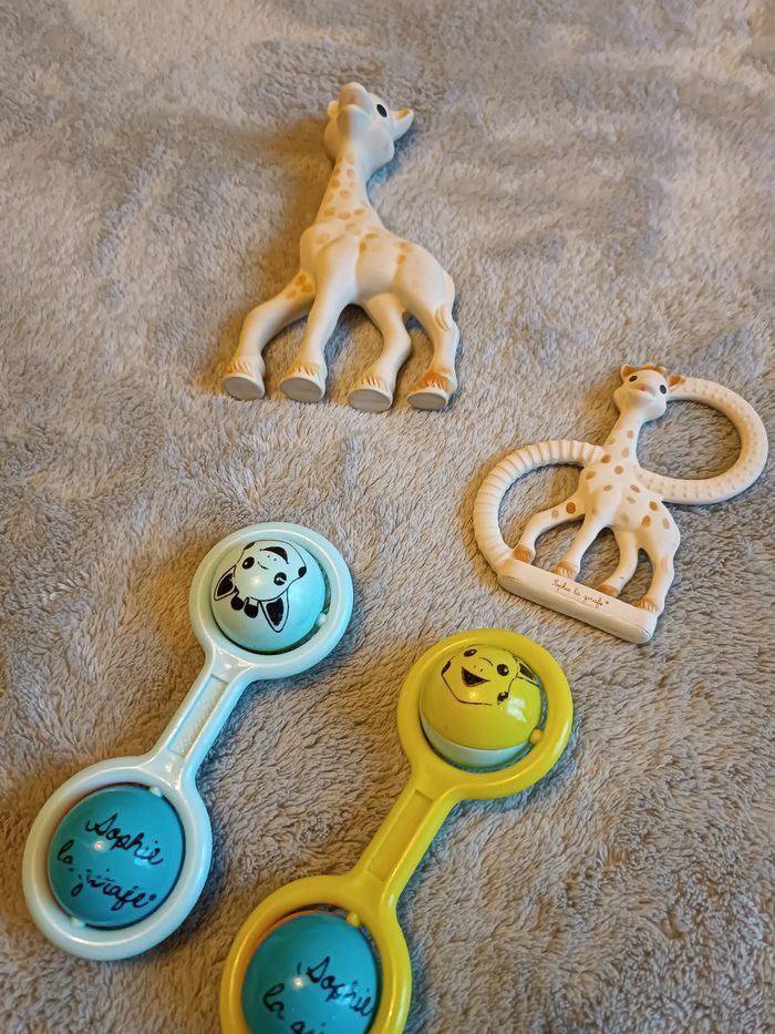 Lot Sophie la Girafe – Hochet, livre d’éveil, anneau de dentition - photo numéro 9