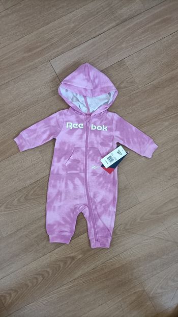 Grenouillère pyjama bébé fille Reebok neuve