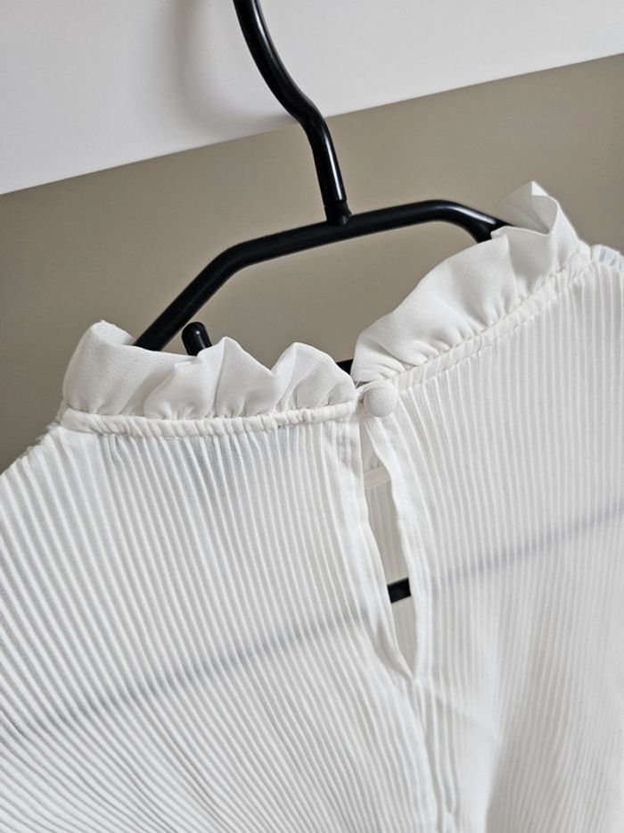 Blouse blanche - photo numéro 2