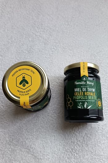 2 pots miel de thym, gelée royale et propolis verte Famille Mary NEUF