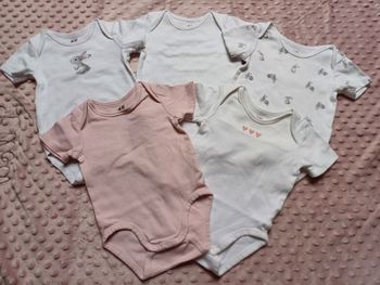Lot Body H&M 4/6 mois