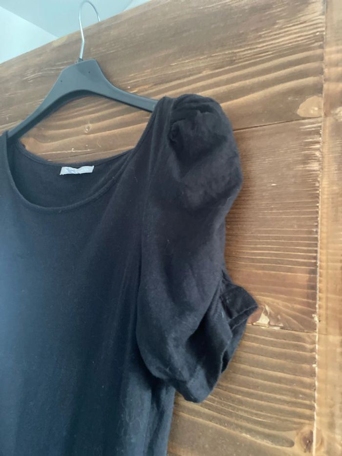 Tee shirt noir manche gigot - photo numéro 2