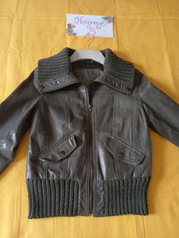 Veste type perfecto en cuir gris taille M