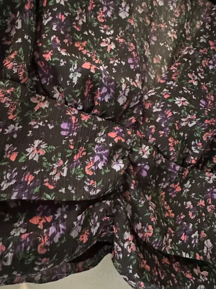 Blouse courte fleurie - photo numéro 2