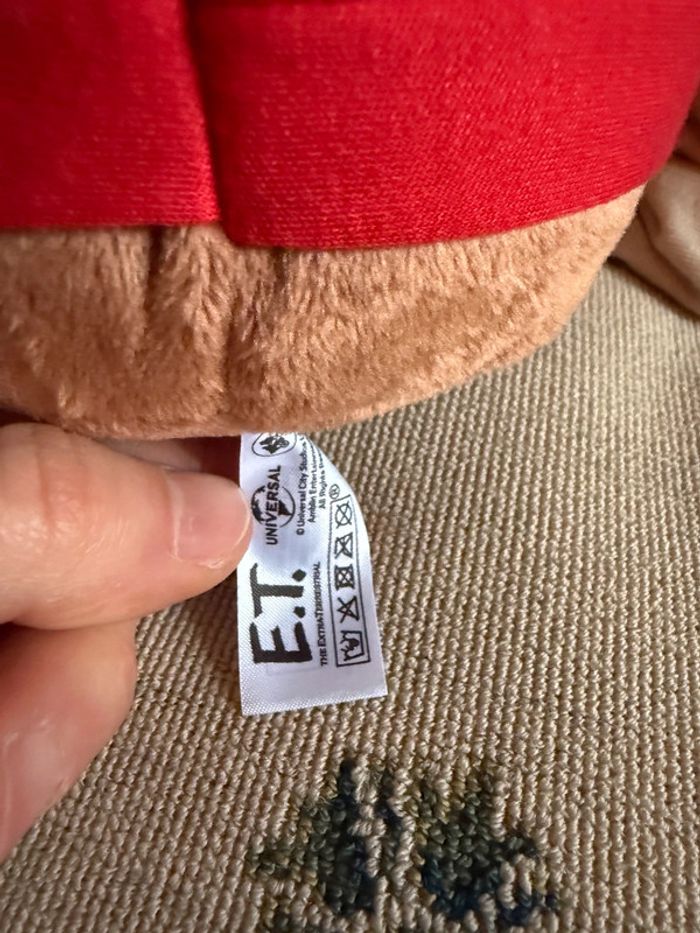 NEUF peluche Peluche E.T avec un hoodies 35 cm ET extraterrestre Simba pull sweat rouge - photo numéro 5