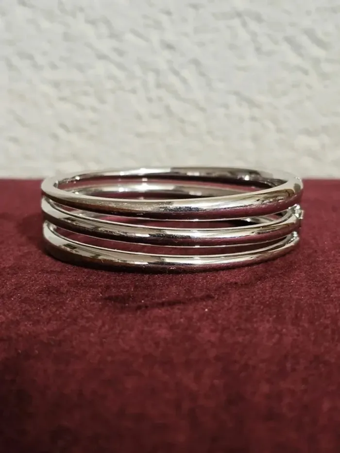 Bracelet jonc Swarovski en métal rhodié & cristaux – Éclat et élégance - photo numéro 4