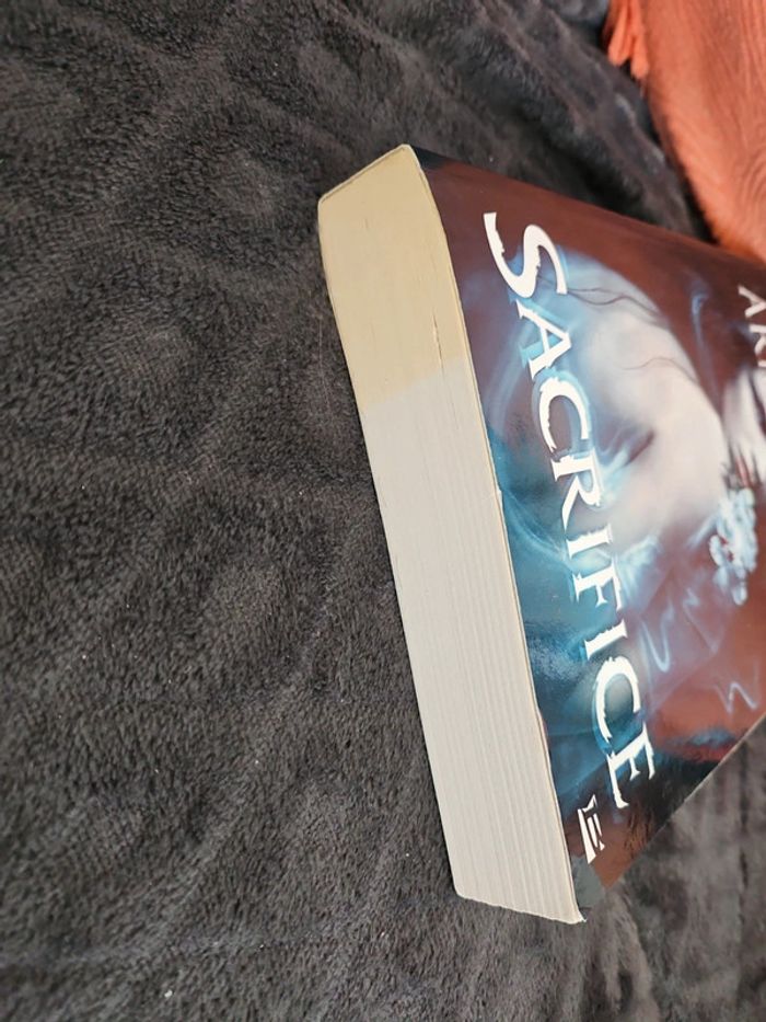 Livre broché kelley Armstrong sacrifice - photo numéro 4