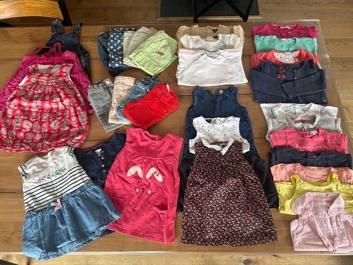 Gros lot vêtements bébé fille 18 mois - photo numéro 2