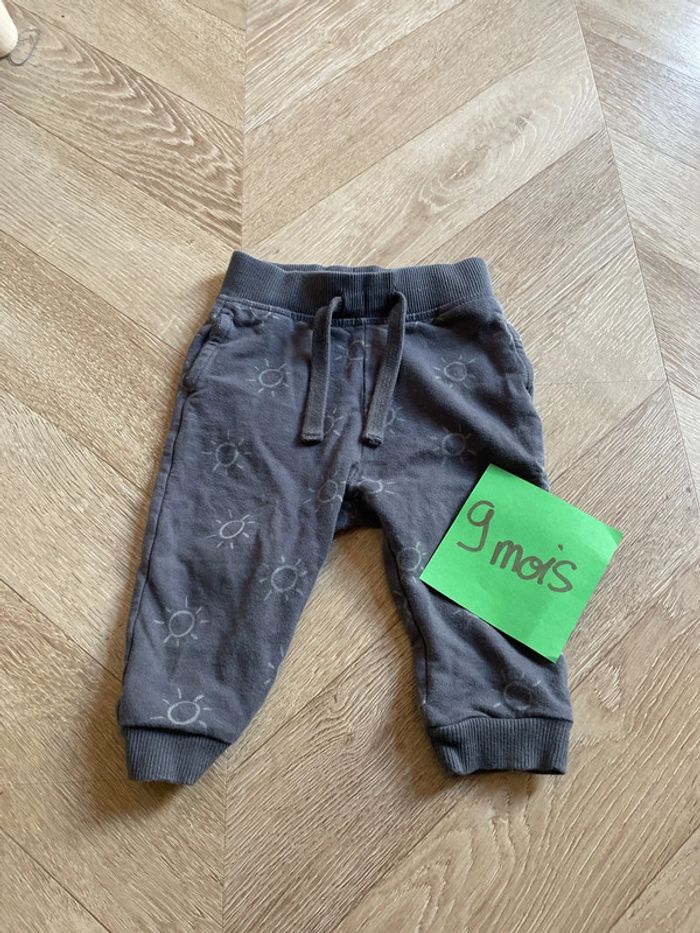 Lot 4 Pantalons bébé taille 9 mois - photo numéro 3