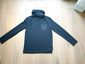 Tres beau maillot bleu. Garçon taille S. Marque Jules