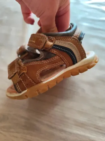 Sandales enfant 23