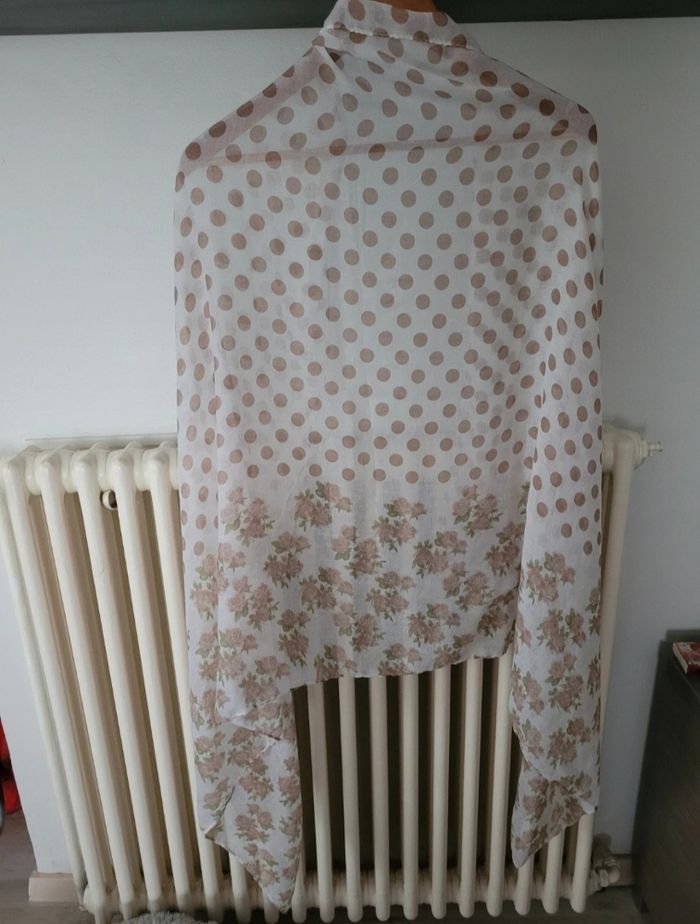 Foulard chale rose - photo numéro 3