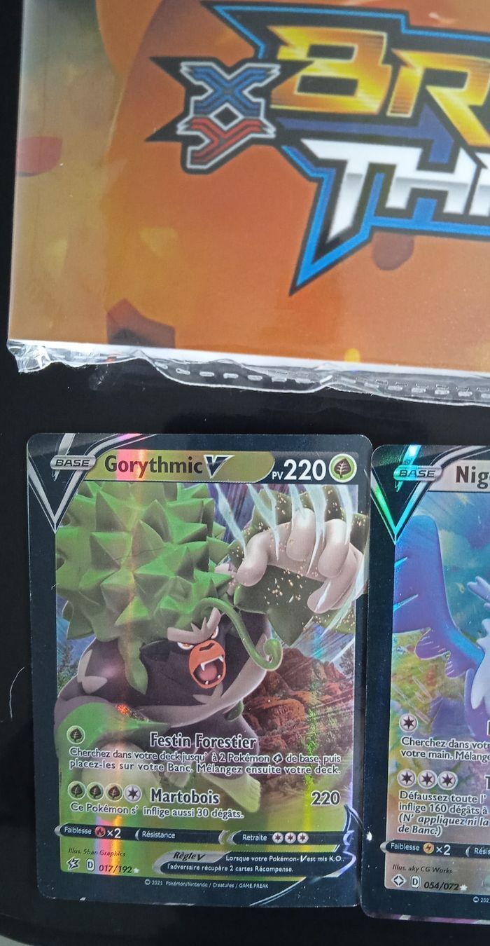 Beau album Pokémon ou cartes Pokémon V - photo numéro 8