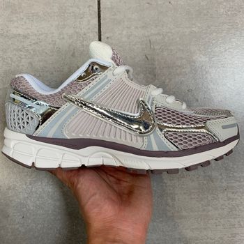 Nike vomero 5