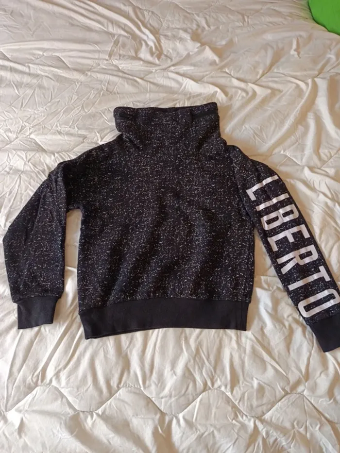 Pull garçon liberto