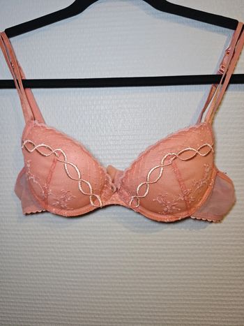 Soutien-gorge Passionata rose saumon en dentelle