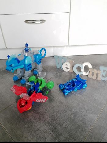 Lot pyjamsques chat lion vaisseau