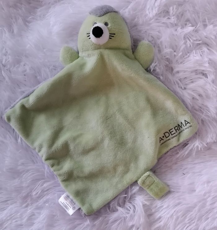 Doudou plat hérisson vert et gris- A- Derma