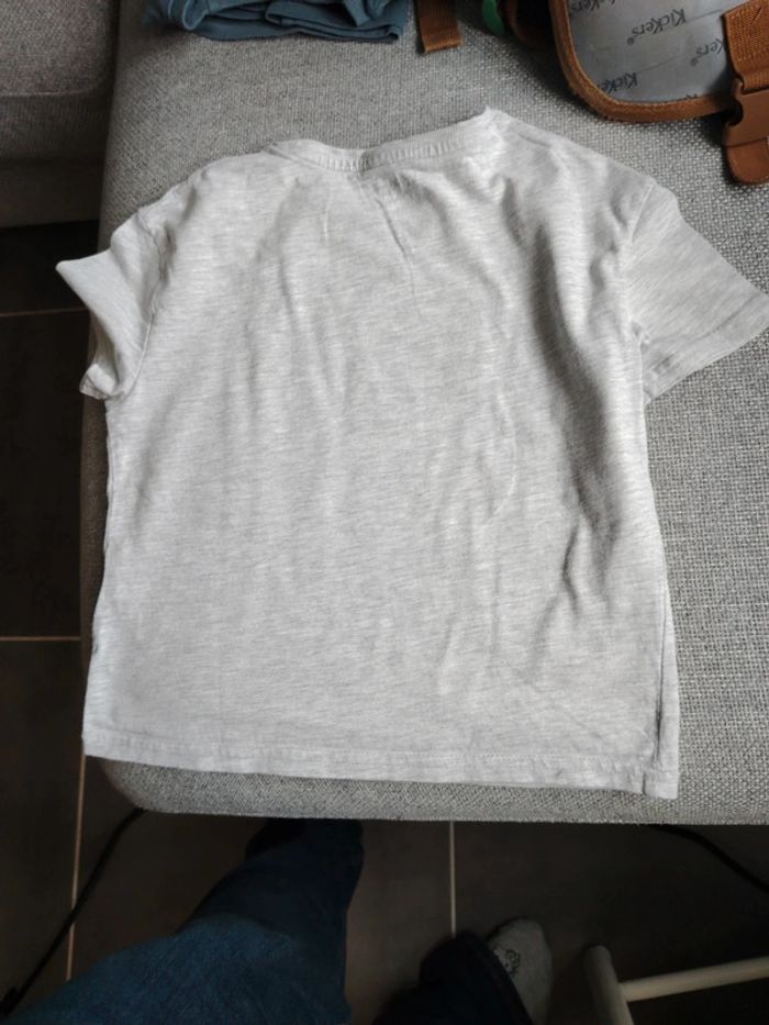 Lot t-shirts 6 ans - photo numéro 7