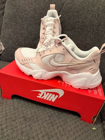 Basket femme wmns nike air heights 38 neuf