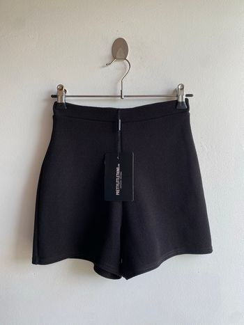 Short en crêpe noir Prettylittlething
